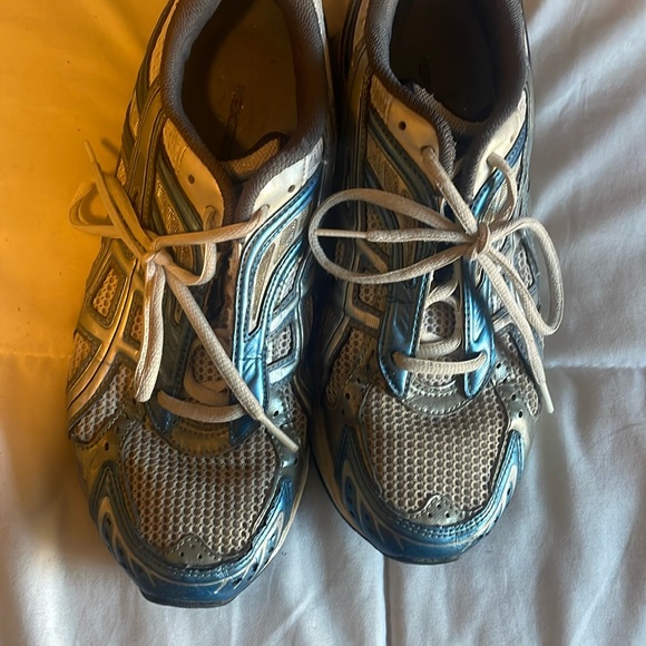 ASICS - Picture 1 of 5